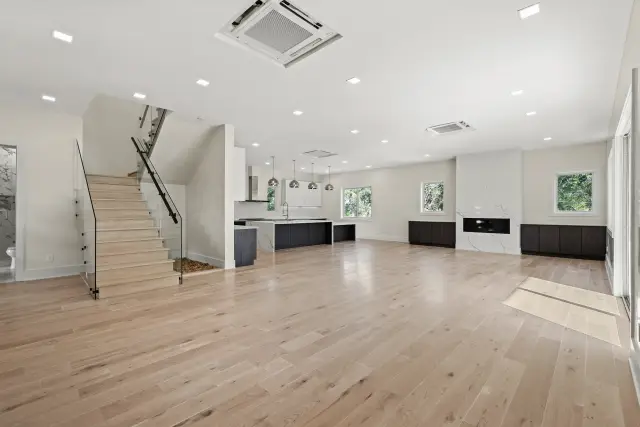 Bayou Enclave, a SCIP custom home built by Everlasting Homes in Houston, TX — photograph 5 of 23