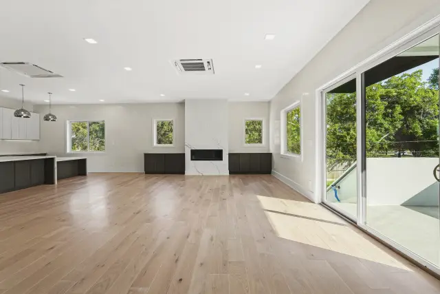 Bayou Enclave, a SCIP custom home built by Everlasting Homes in Houston, TX — photograph 6 of 23