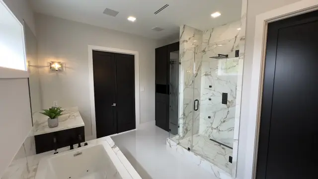 Braesvalley Estate, a SCIP custom home built by Everlasting Homes in Houston, TX — photograph 11 of 13