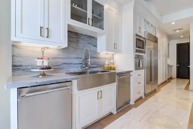The Georgina, a SCIP custom home built by Everlasting Homes in Houston, TX — photograph 8 of 13
