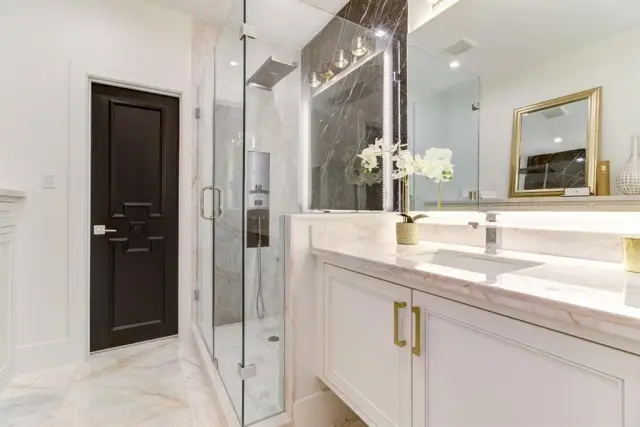 The Georgina, a SCIP custom home built by Everlasting Homes in Houston, TX — photograph 11 of 13