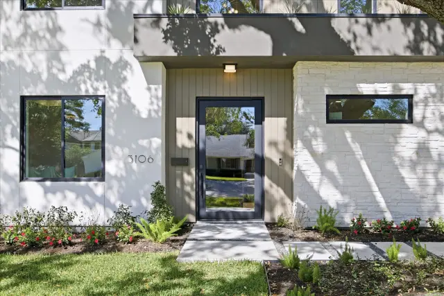 Verdona Villa, a SCIP custom home built by Everlasting Homes in Houston, TX — photograph 5 of 48