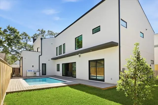 Verdona Villa, a SCIP custom home built by Everlasting Homes in Houston, TX — photograph 37 of 48