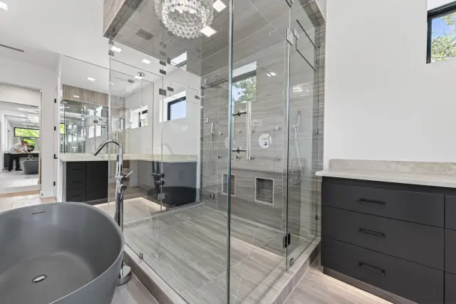 Verdona Villa, a SCIP custom home built by Everlasting Homes in Houston, TX — photograph 41 of 48