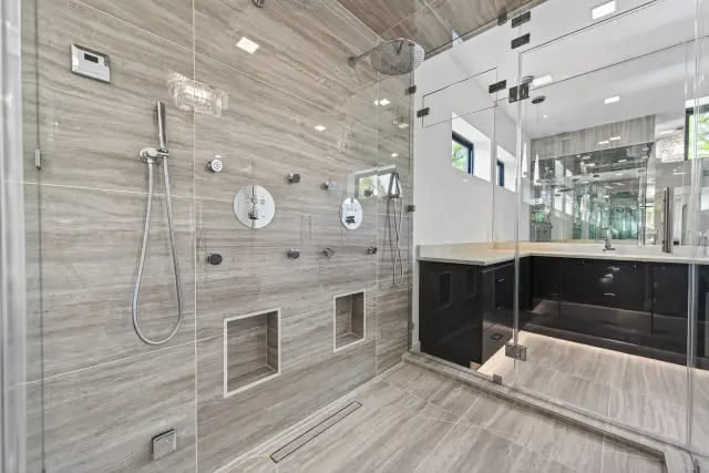 Verdona Villa, a SCIP custom home built by Everlasting Homes in Houston, TX — photograph 45 of 48
