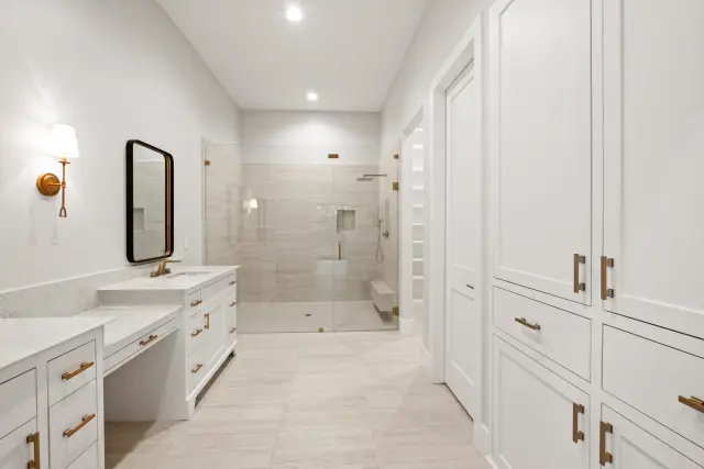 Vindon Villa, a SCIP custom home built by Everlasting Homes in Houston, TX — photograph 13 of 22
